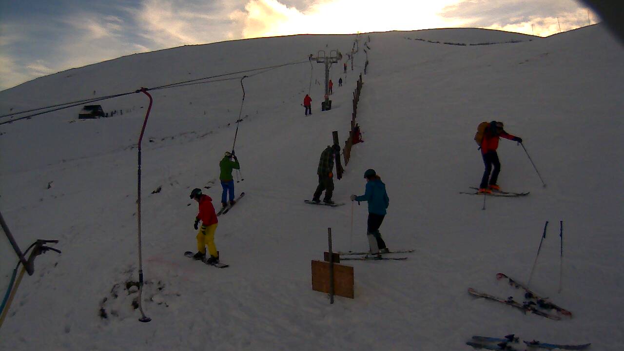 Image from 2021/12/09 for Tow Hut