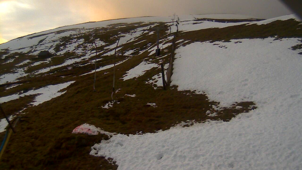 Image from 2021/12/14 for Tow Hut