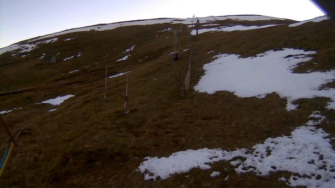 Image from 2021/12/19 for Tow Hut