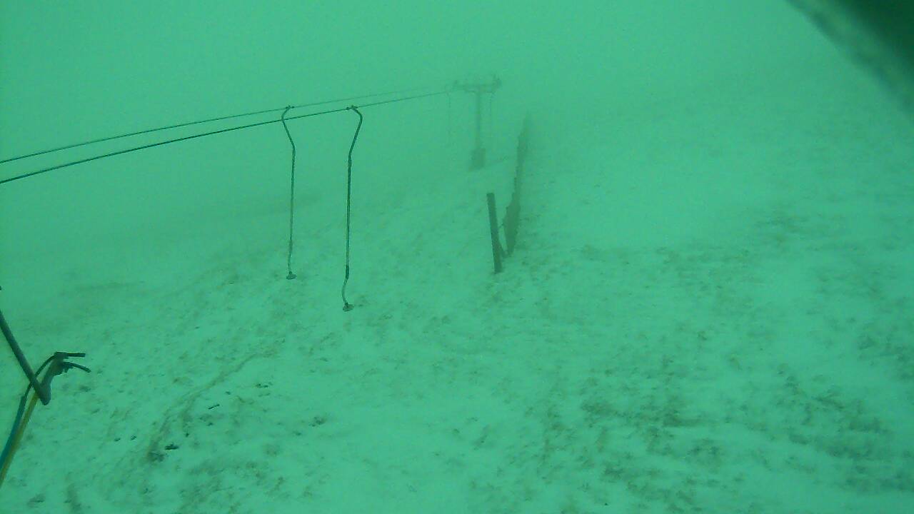 Image from 2021/12/26 for Tow Hut