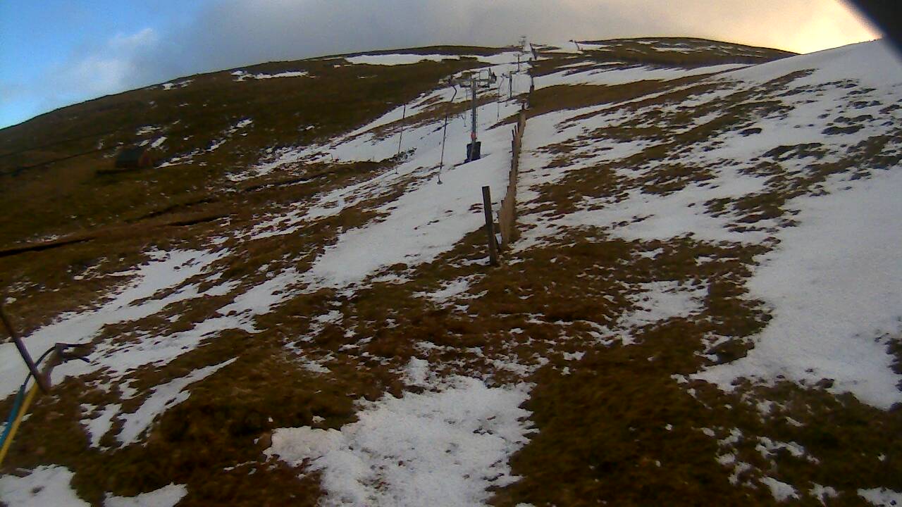 Image from 2022/02/21 for Tow Hut