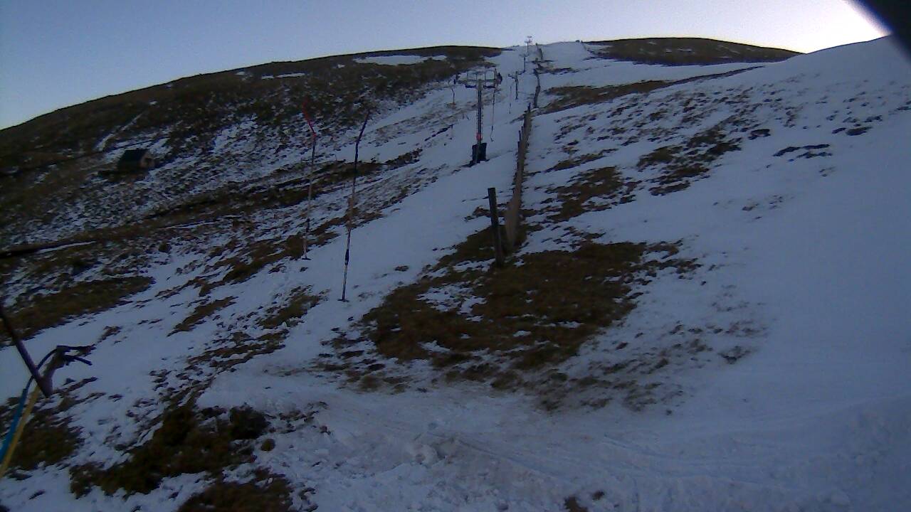 Image from 2022/02/27 for Tow Hut