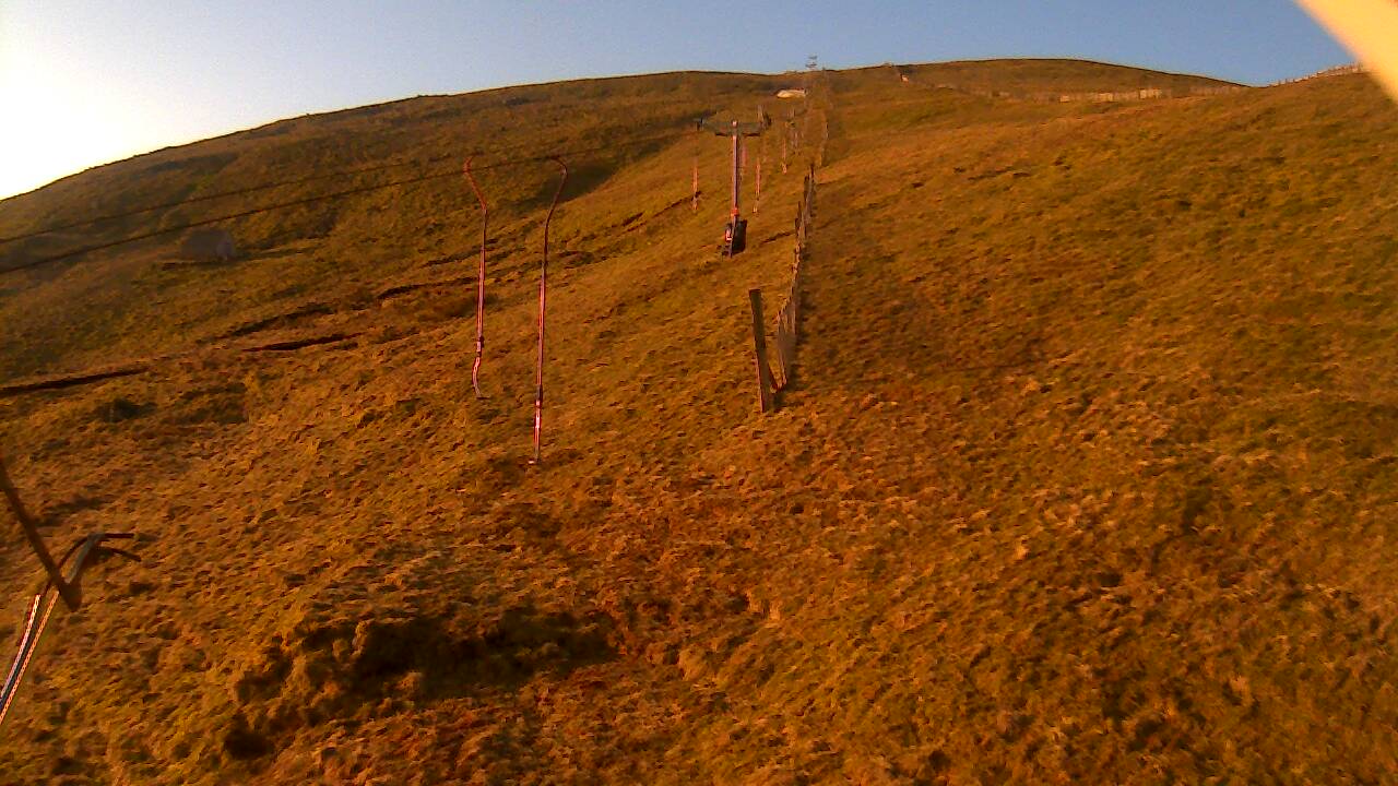 Image from 2022/03/26 for Tow Hut