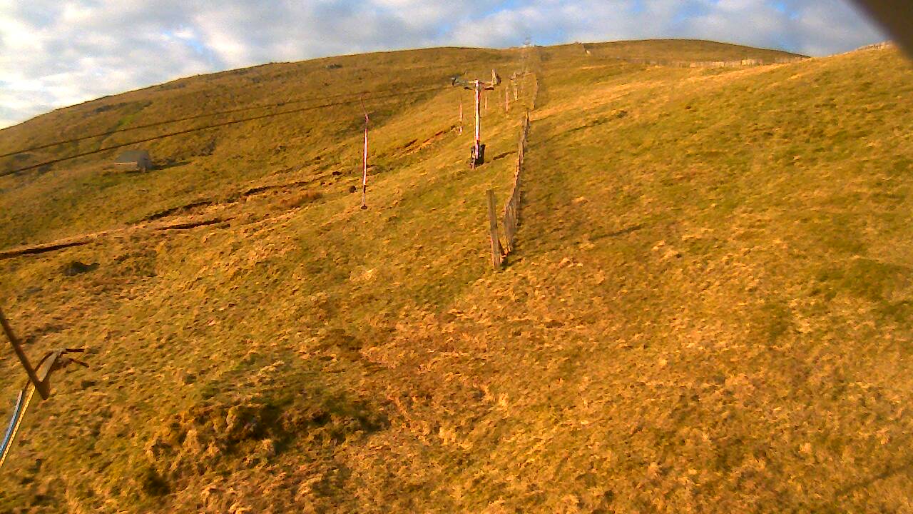 Image from 2022/04/26 for Tow Hut