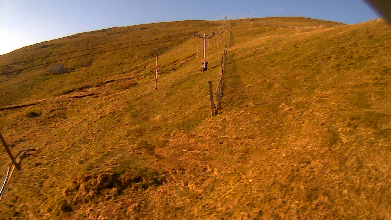 Image from 2022/04/26 for Tow Hut