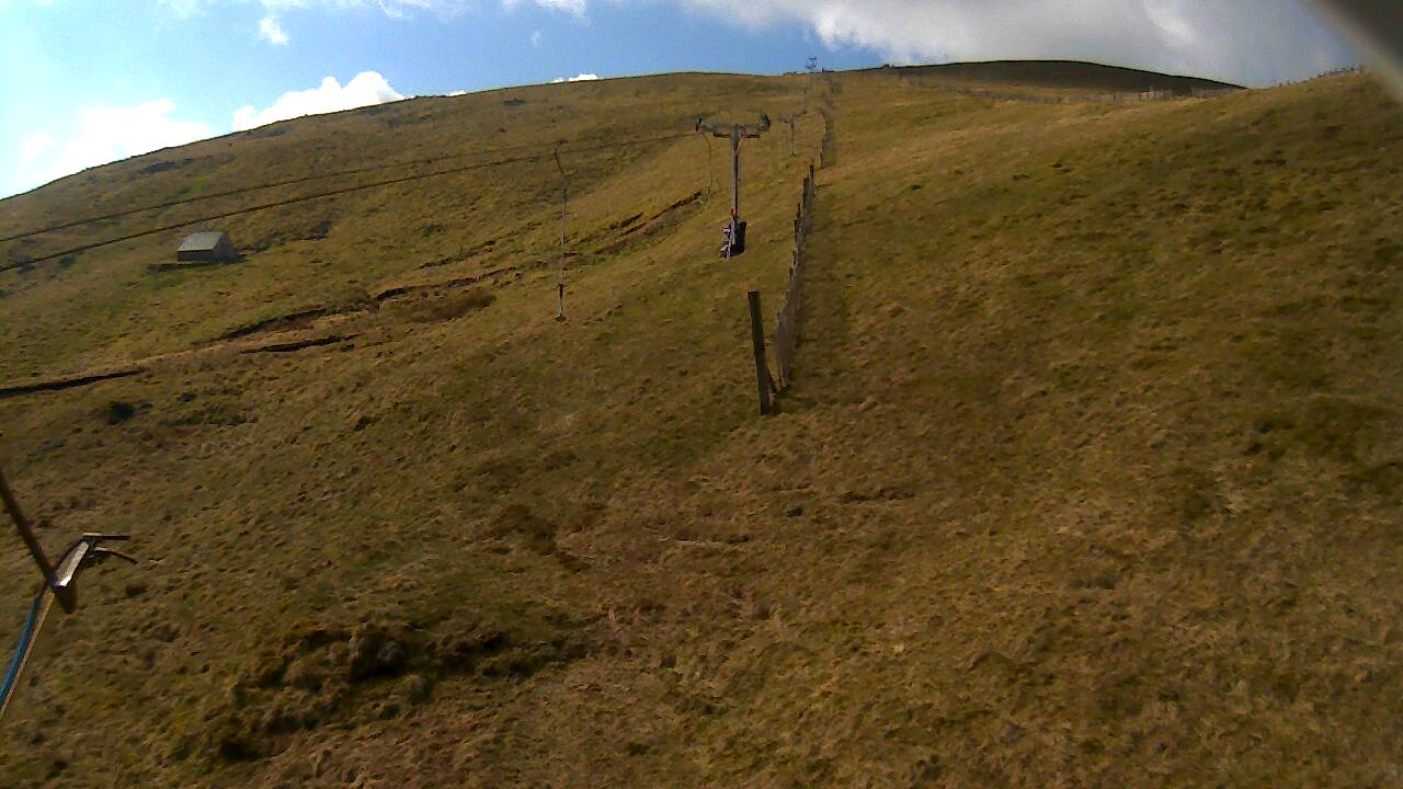 Image from 2022/04/26 for Tow Hut