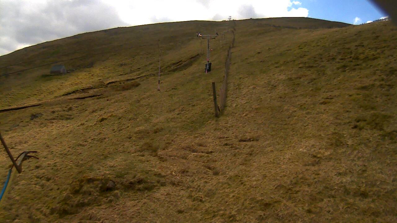 Image from 2022/04/26 for Tow Hut