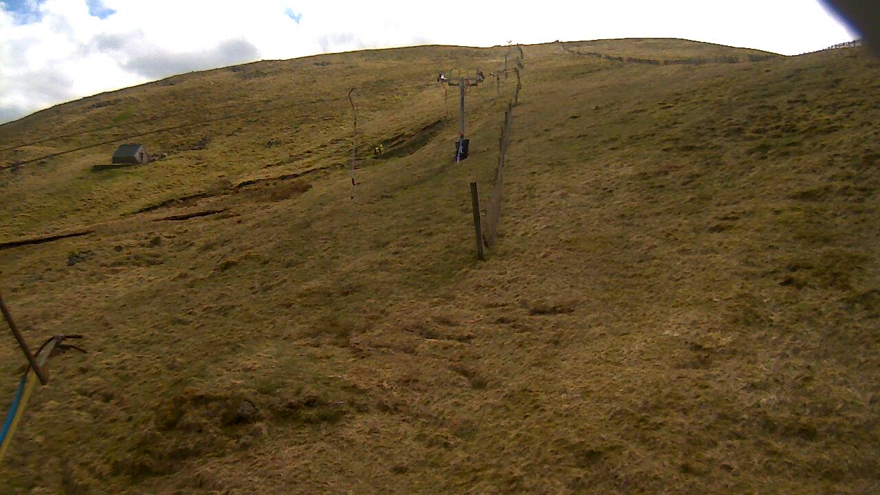 Image from 2022/04/26 for Tow Hut