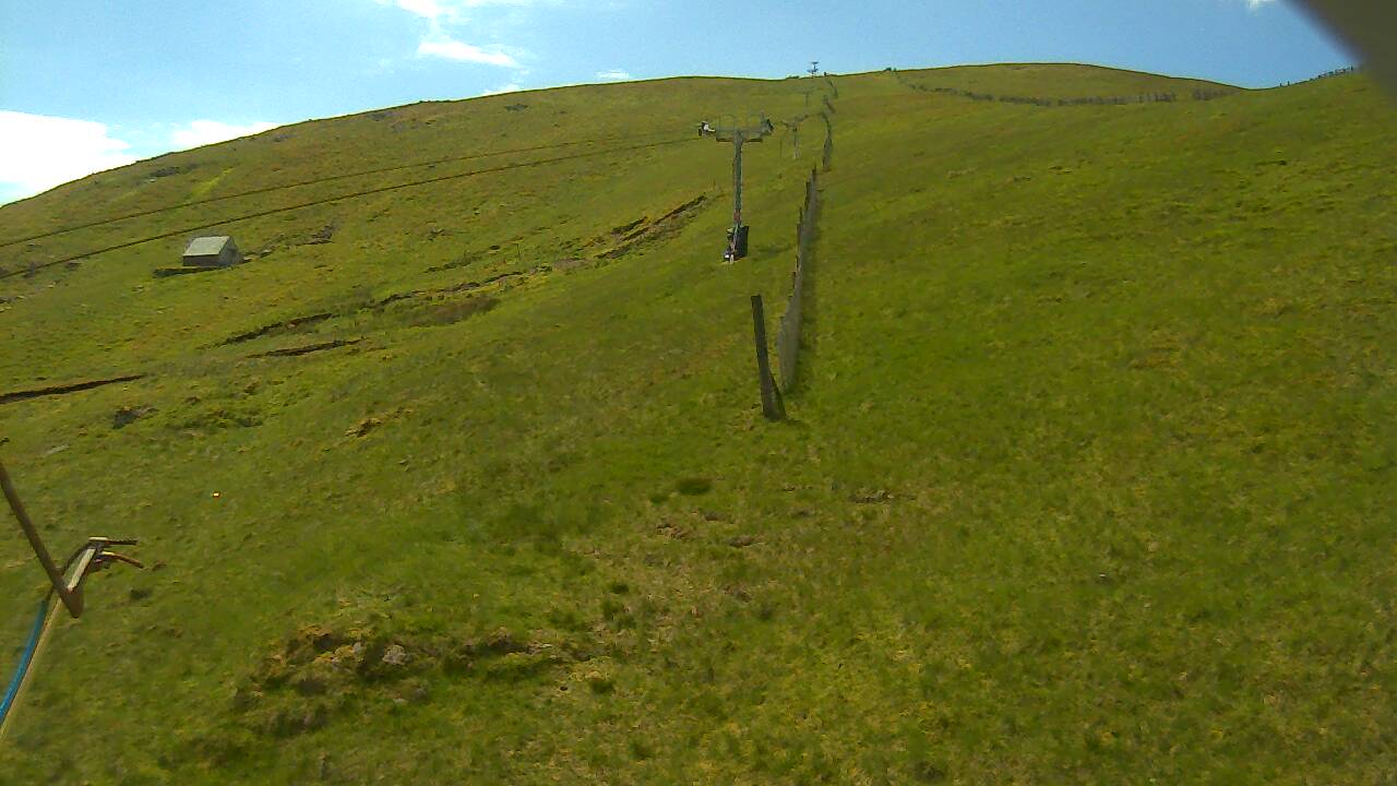 Image from 2022/06/07 for Tow Hut