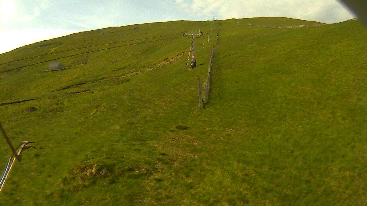 Image from 2022/06/17 for Tow Hut